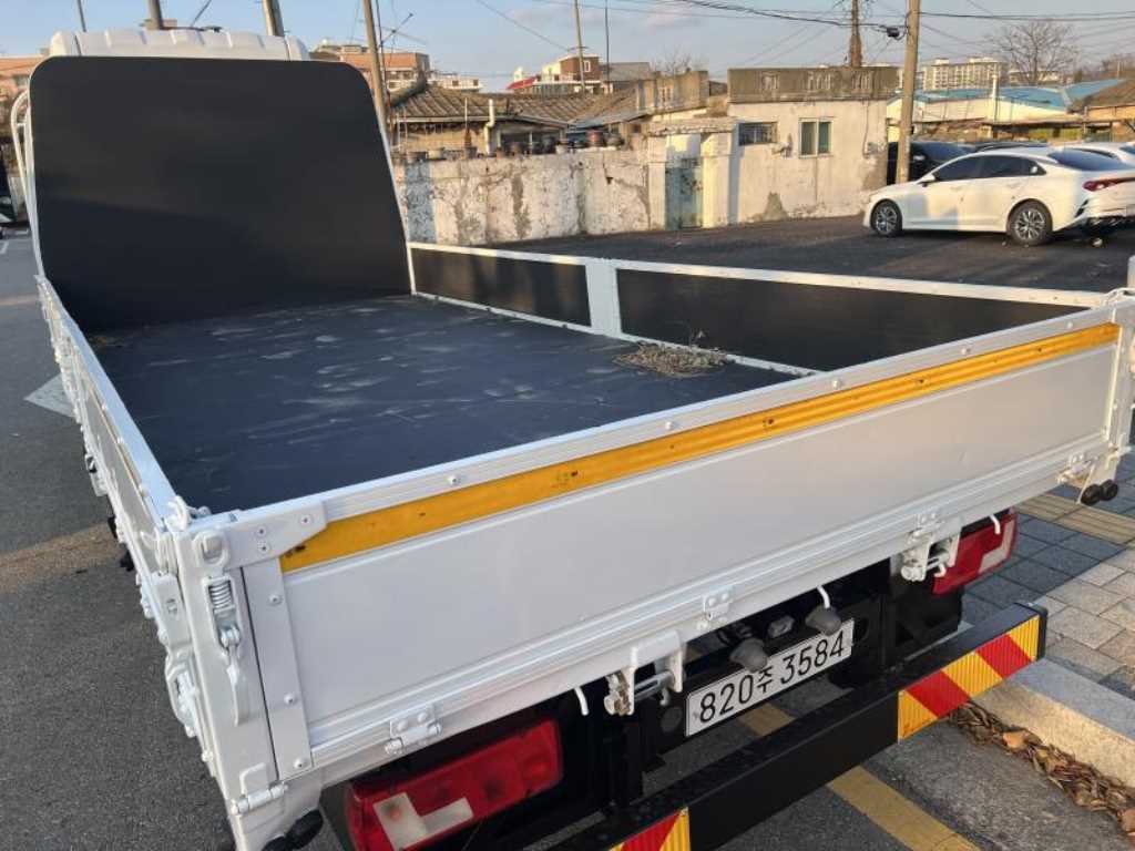 타타대우 더쎈 카고 18