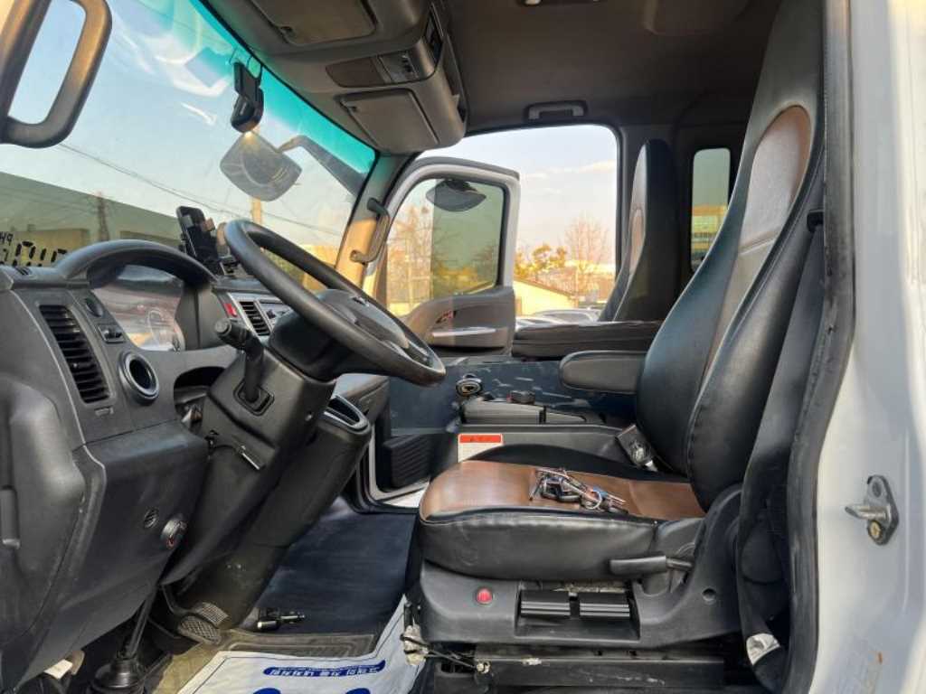 타타대우 더쎈 카고 9