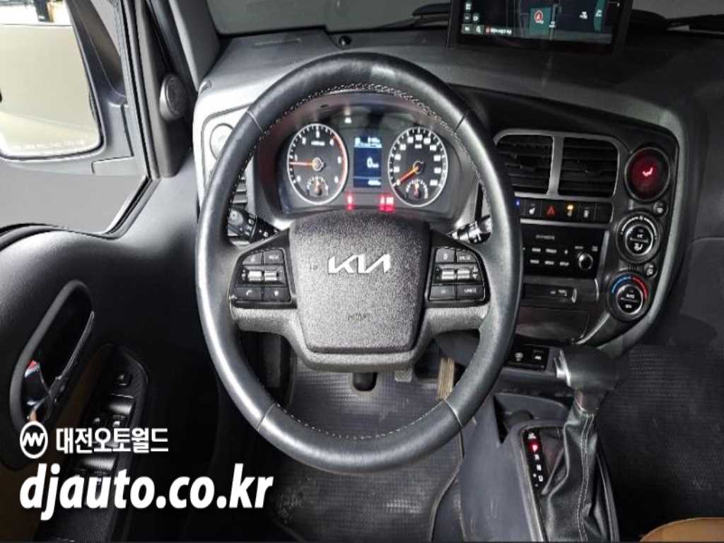 기아 봉고3 1톤 카고 더블캡 장축 LPG 11