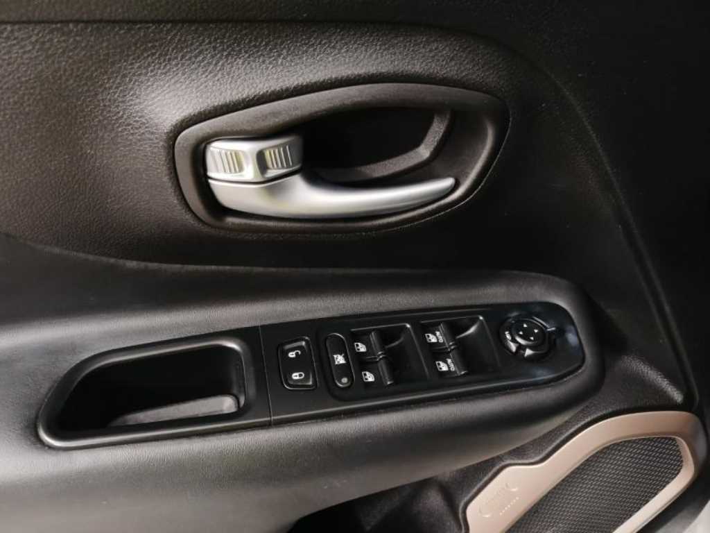 Jeep Renegade 2.4 Longitude 9