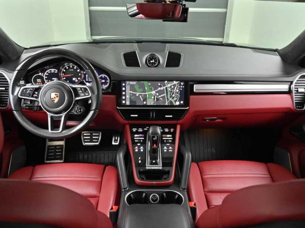 Porsche Cayenne 3.0 Coupe Platinum Edition 8