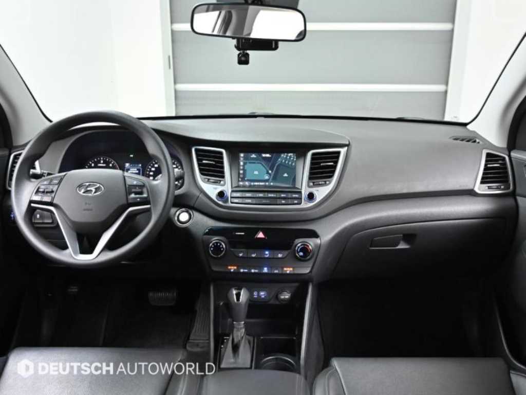 Hyundai Tucson Diesel 1.7 2WD Style 8
