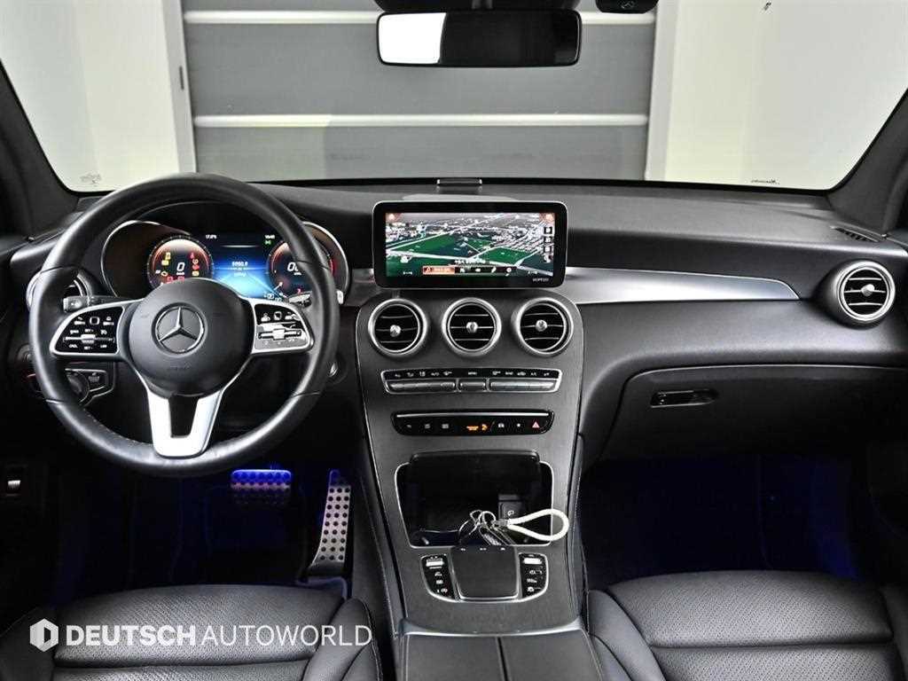 Mercedes-Benz GLC-Class GLC300 4MATIC Coupe 8
