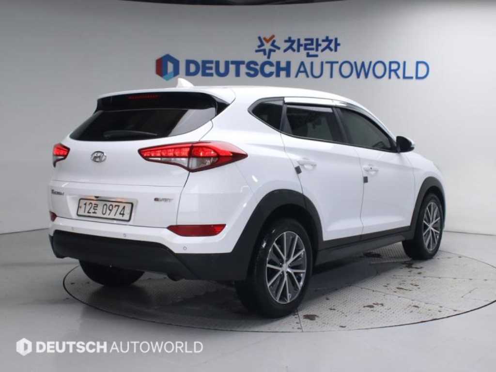 Hyundai Tucson Diesel 1.7 2WD Style 3