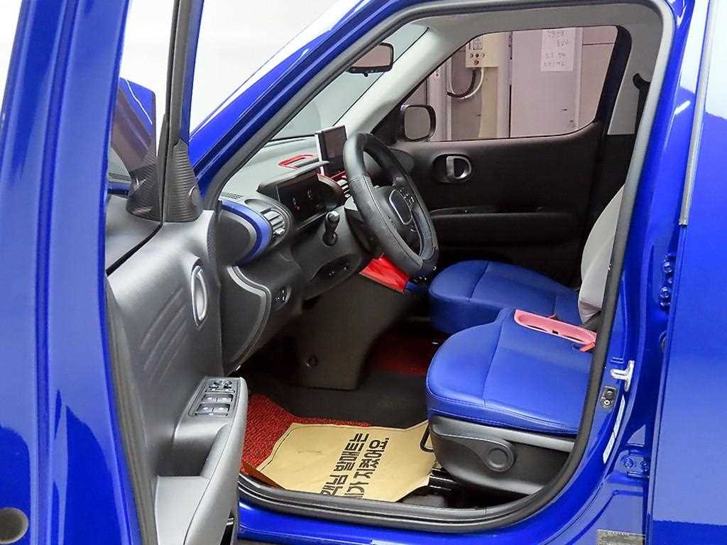 Hyundai Casper 1.0 Gasoline The Essential 8