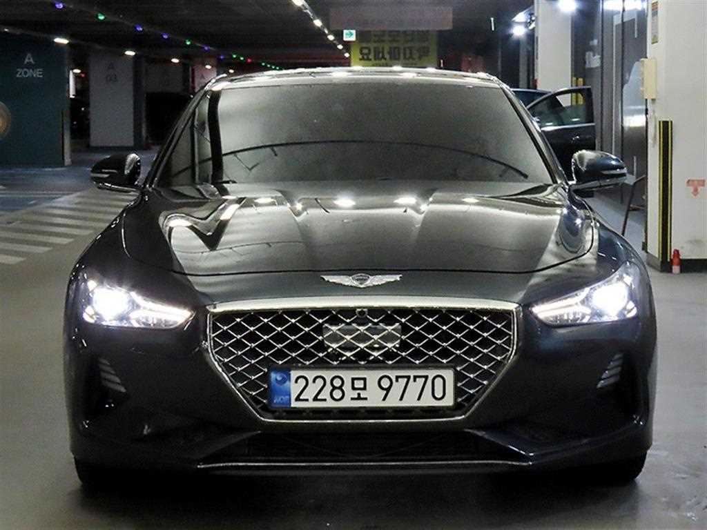 Genesis G70 2.0T Elite 3