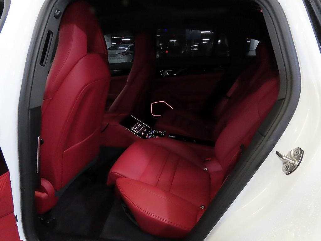 Porsche Panamera 2.9 4 8