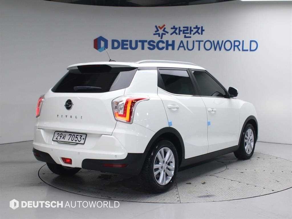 KGM 티볼리 2WD 가솔린 VX 사진 2/20