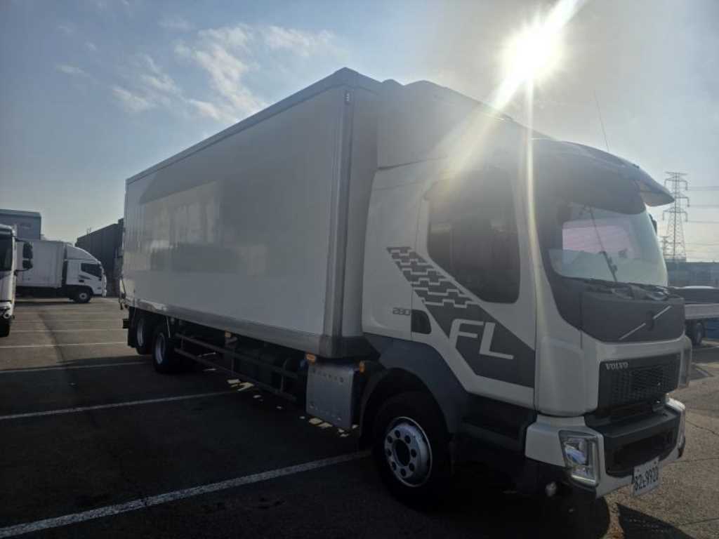 볼보 FL 냉동탑 4.5톤 오토 6