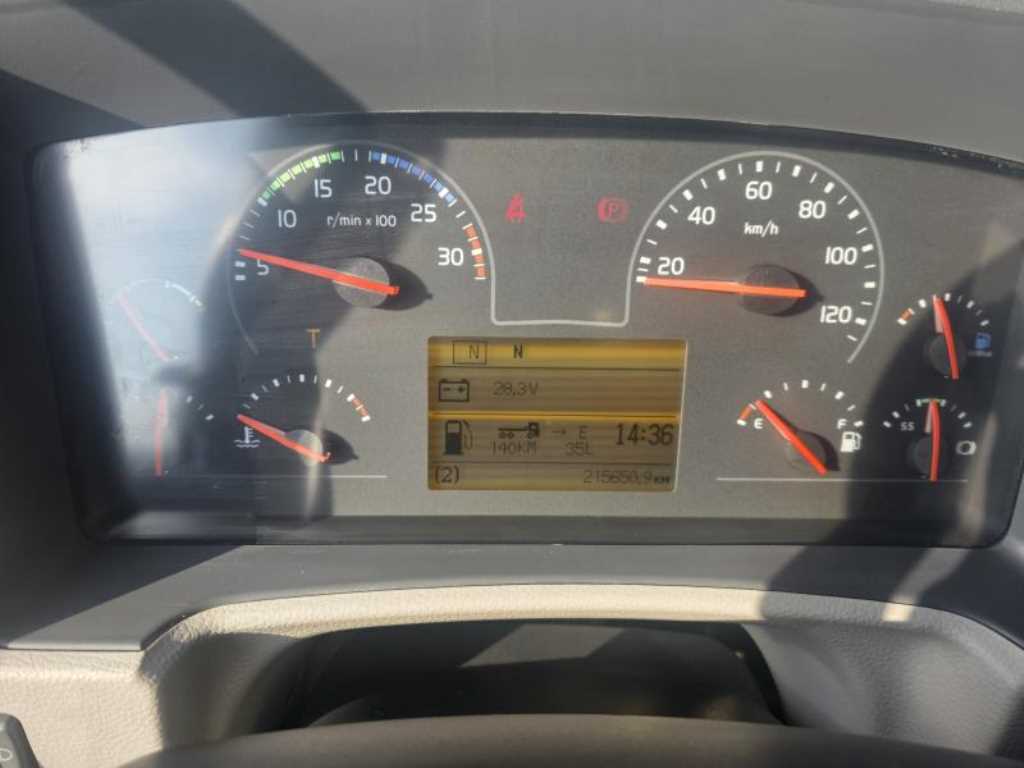 볼보 FL 냉동탑 4.5톤 오토 12