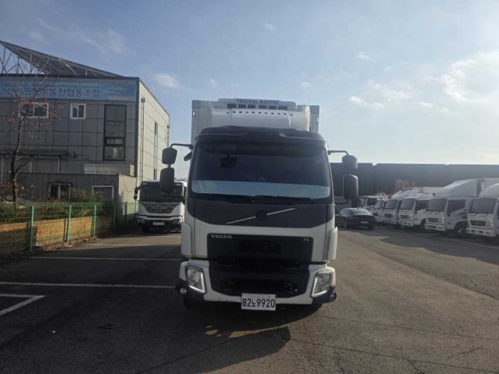 볼보 FL 냉동탑 4.5톤 오토