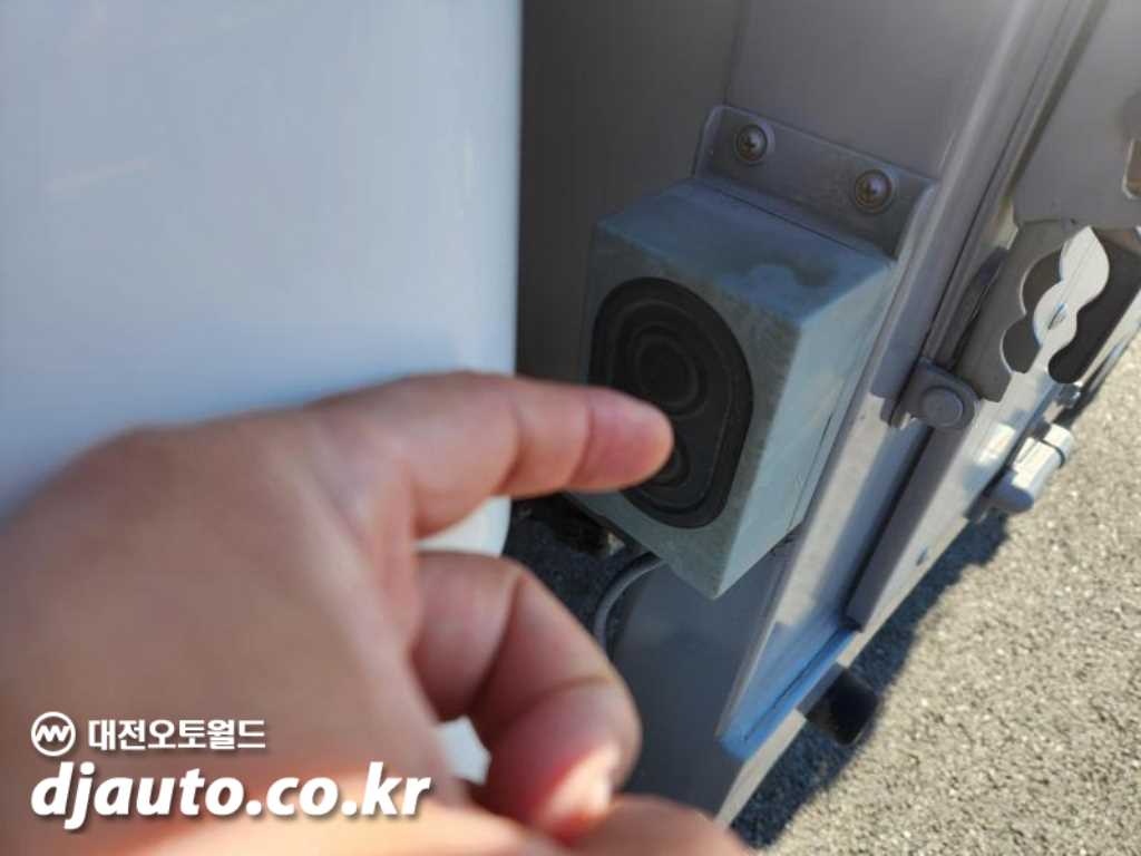 기아 봉고3 1톤 윙바디 9