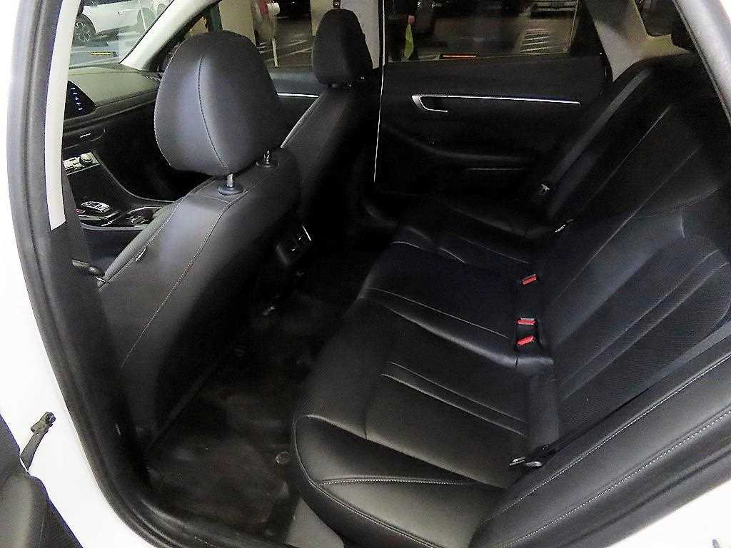 Hyundai Sonata 2.0 Modern 8