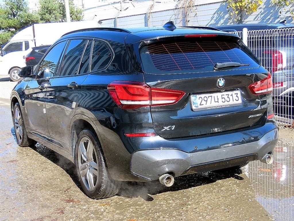 BMW X1 xDrive 20i M Sport — фото 3
