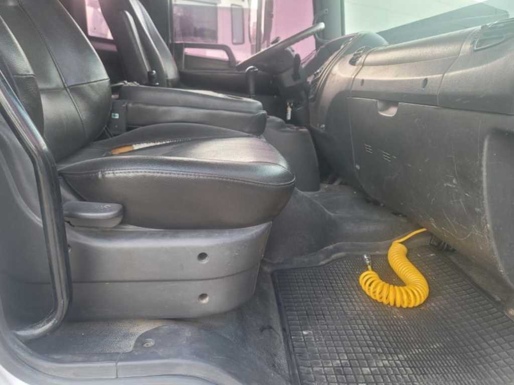 현대 메가트럭 250 단바리 카고 4.5톤 수동 7