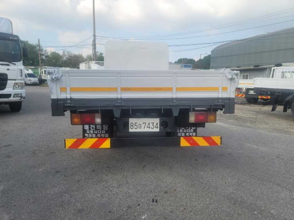 현대 메가트럭 250 단바리 카고 4.5톤 수동 3