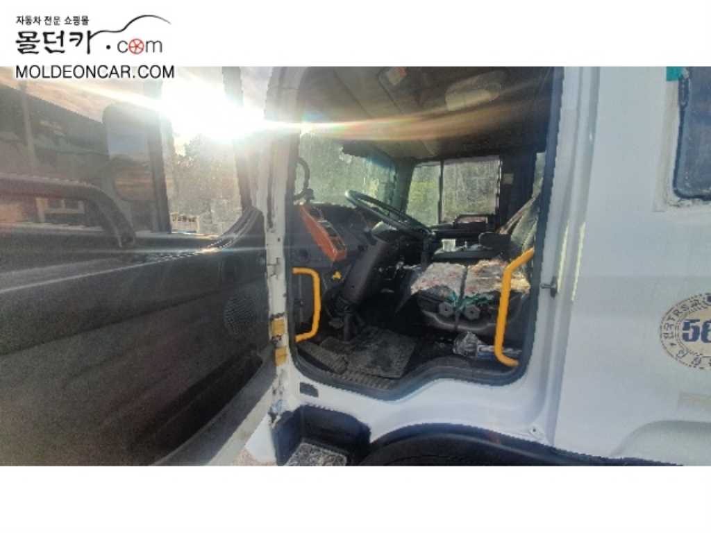 현대 메가트럭 단바리 윙바디 5톤 수동 6