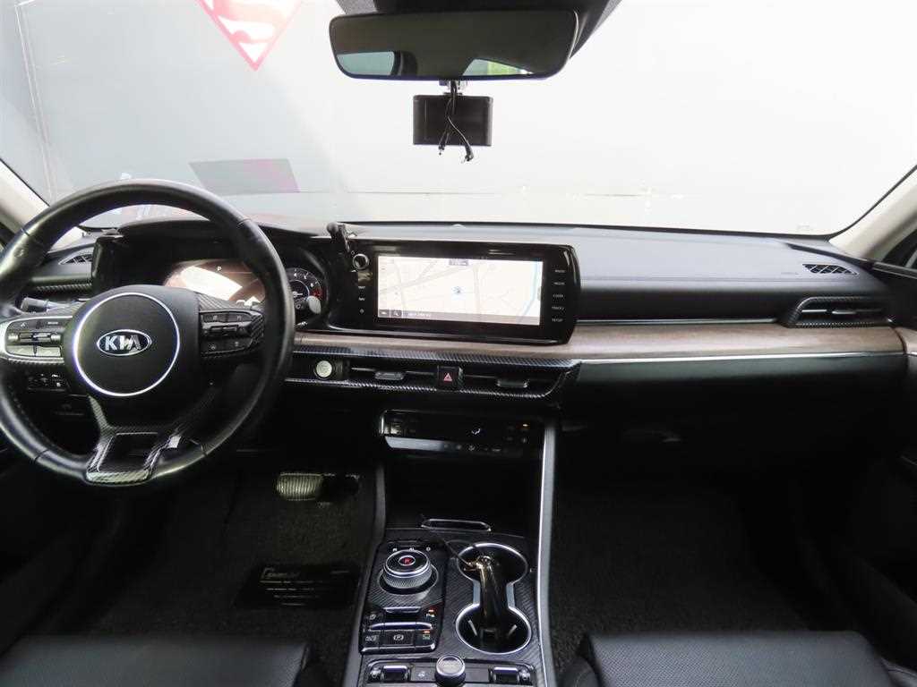 Kia K5 2.0 Noblesse 7
