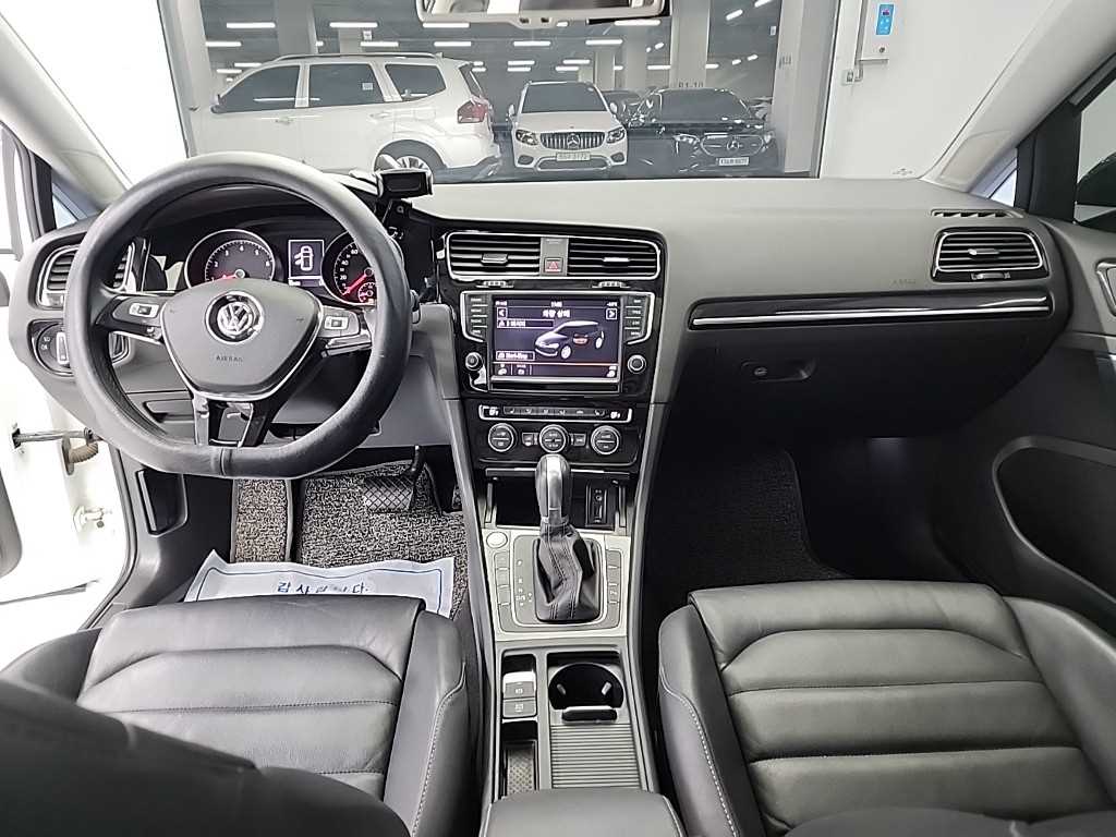 Volkswagen Golf 1.4 TSI Premium 8