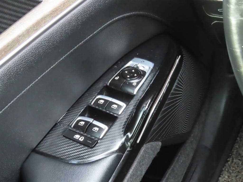 Kia K5 2.0 Noblesse 9