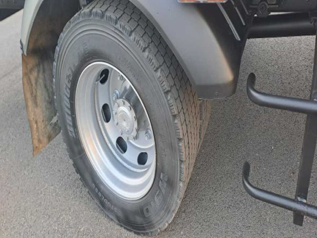 현대 메가트럭 익스하이탑 극초장축 9