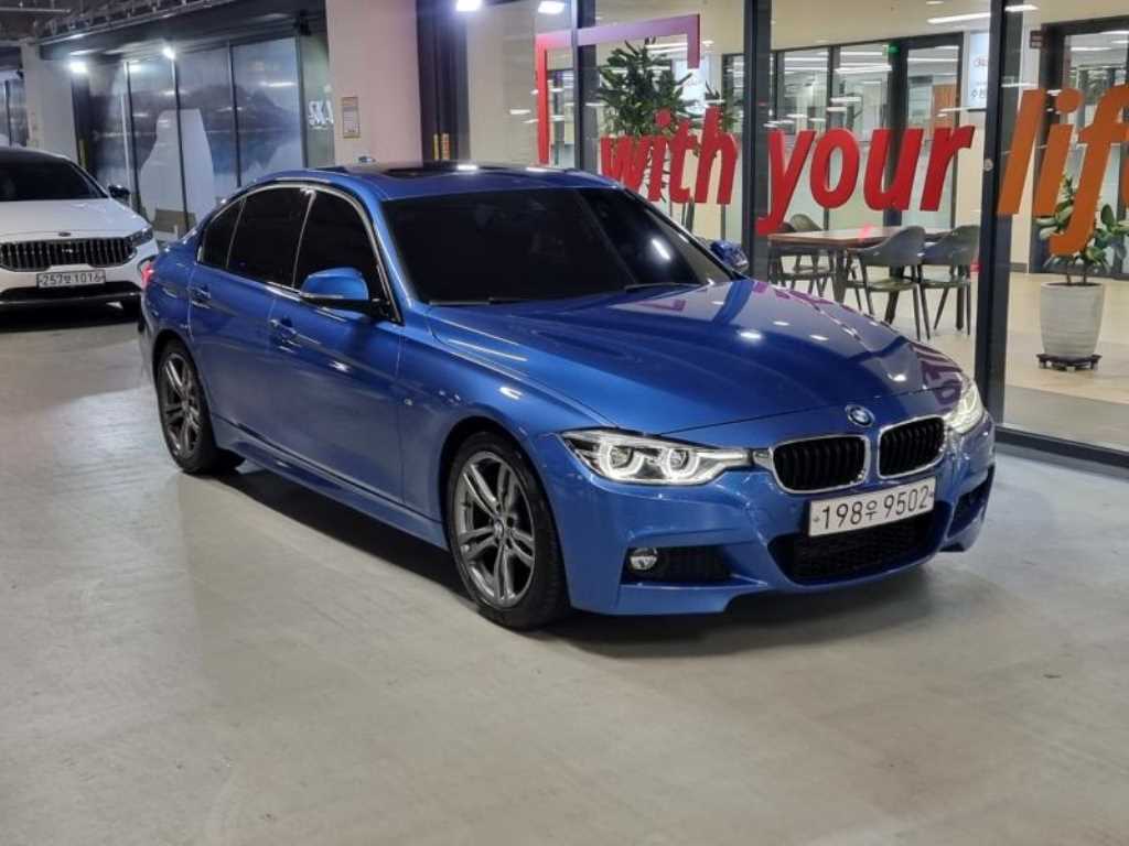 BMW 3시리즈 320i M 스포츠 사진 2/20