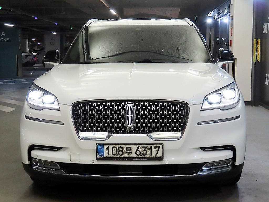 링컨 에비에이터 3.0 리저브 AWD 사진 2/20