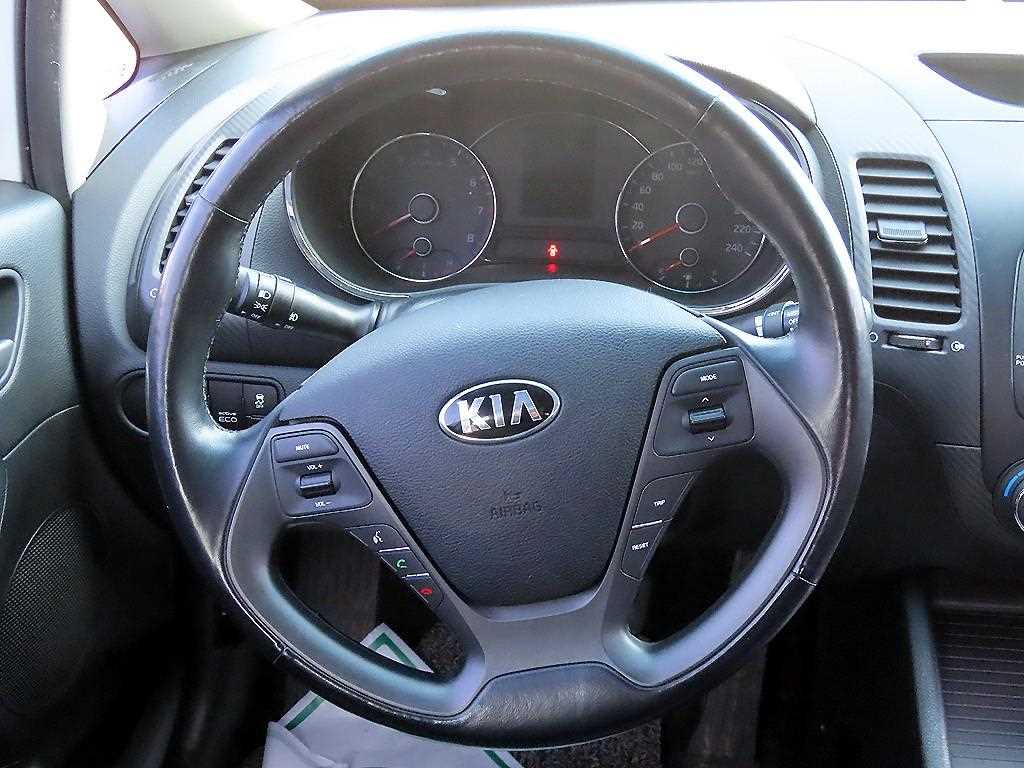 Kia K3 1.6 GDI Luxury 8
