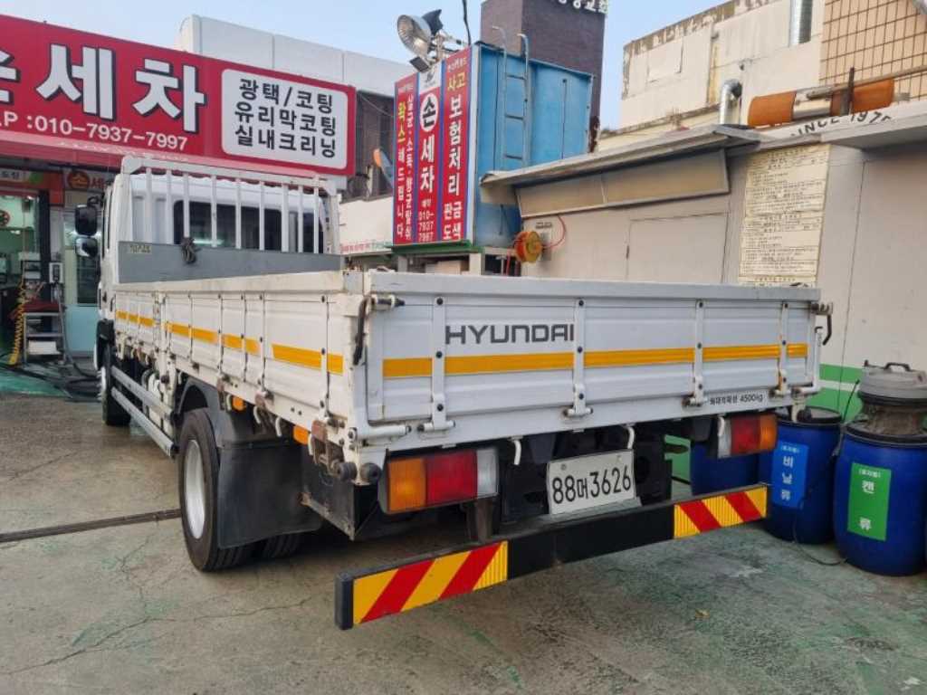 현대 메가트럭 280 단바리 카고 4.5톤 수동 3