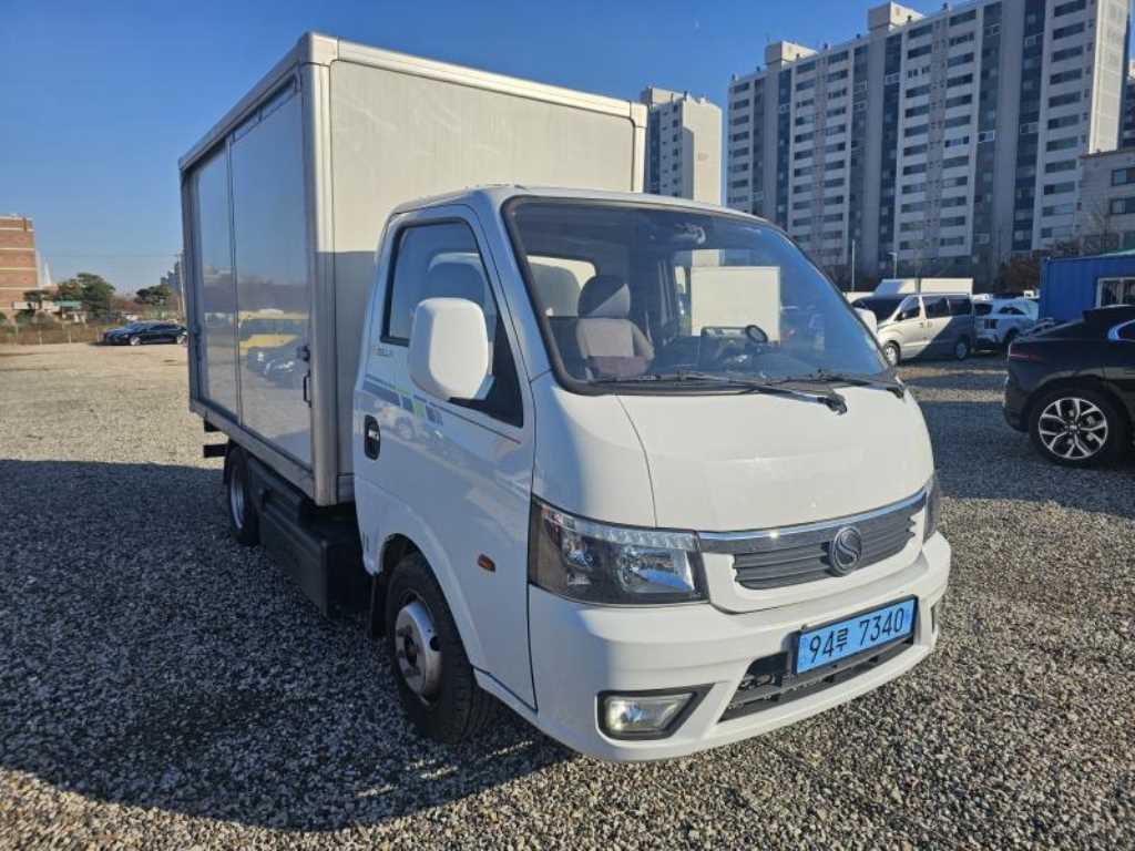 Hyundai Porter 1.0 Ton/ Super Cab/ Long Wheelbase 4
