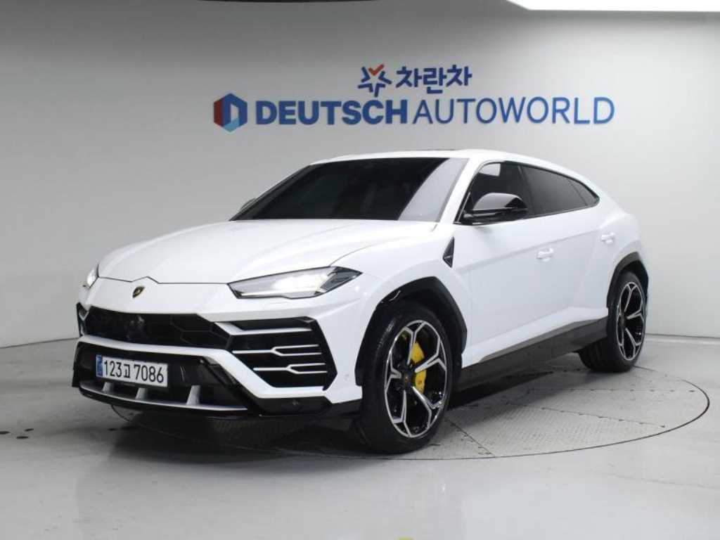 우루스 4.0 V8 2020년식