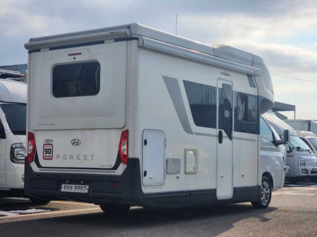 현대 포터2 캠핑트럭 1