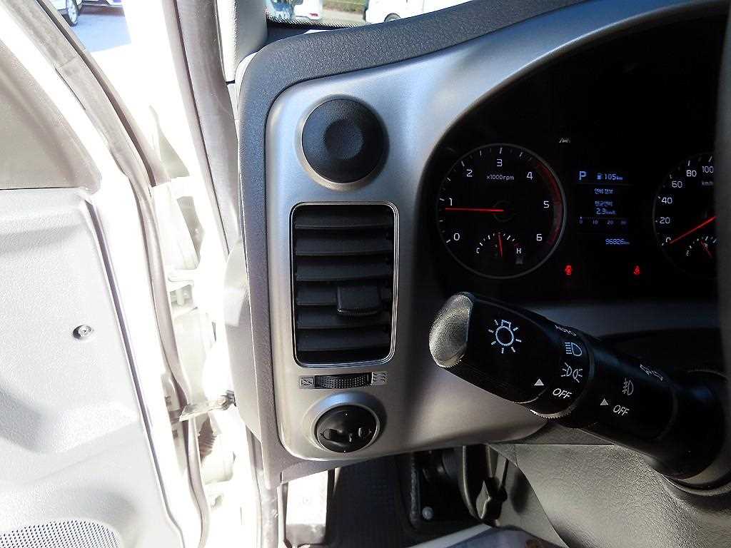 기아 봉고3 1.2톤 카고 LPG 11