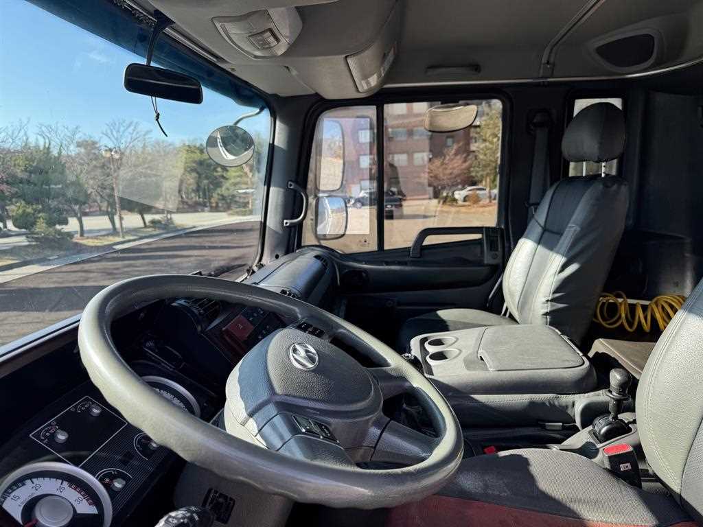 현대 메가트럭 단바리 카고 5톤 수동 12