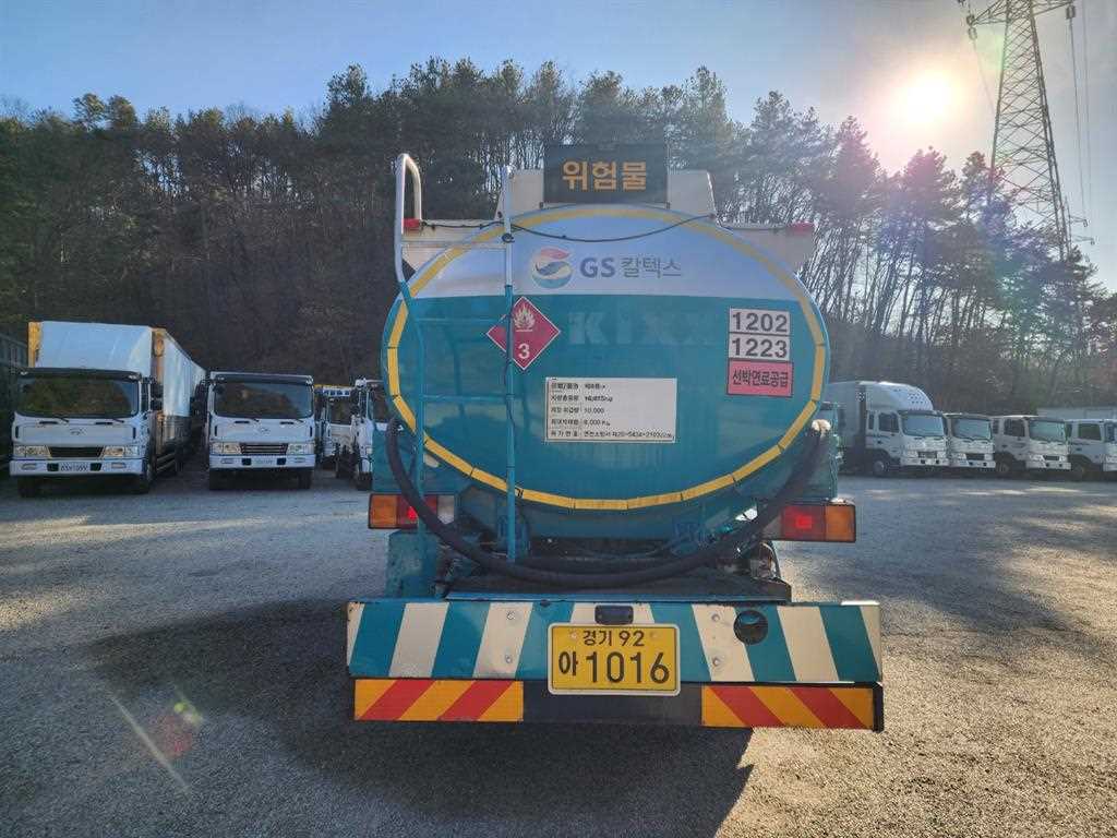 현대 탱크로리 메가트럭 수동 4