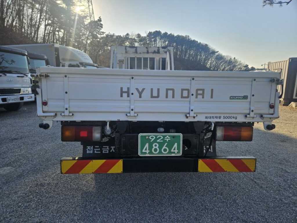 현대 메가트럭 단바리 카고 5톤 수동 4