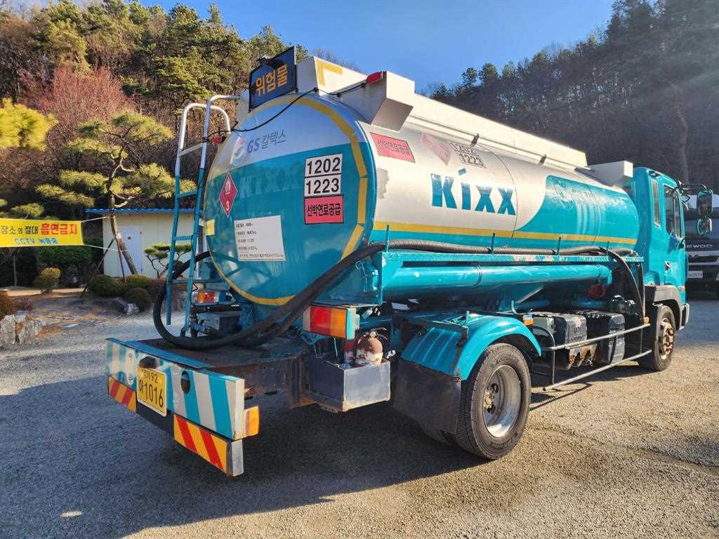 현대 탱크로리 메가트럭 수동 3