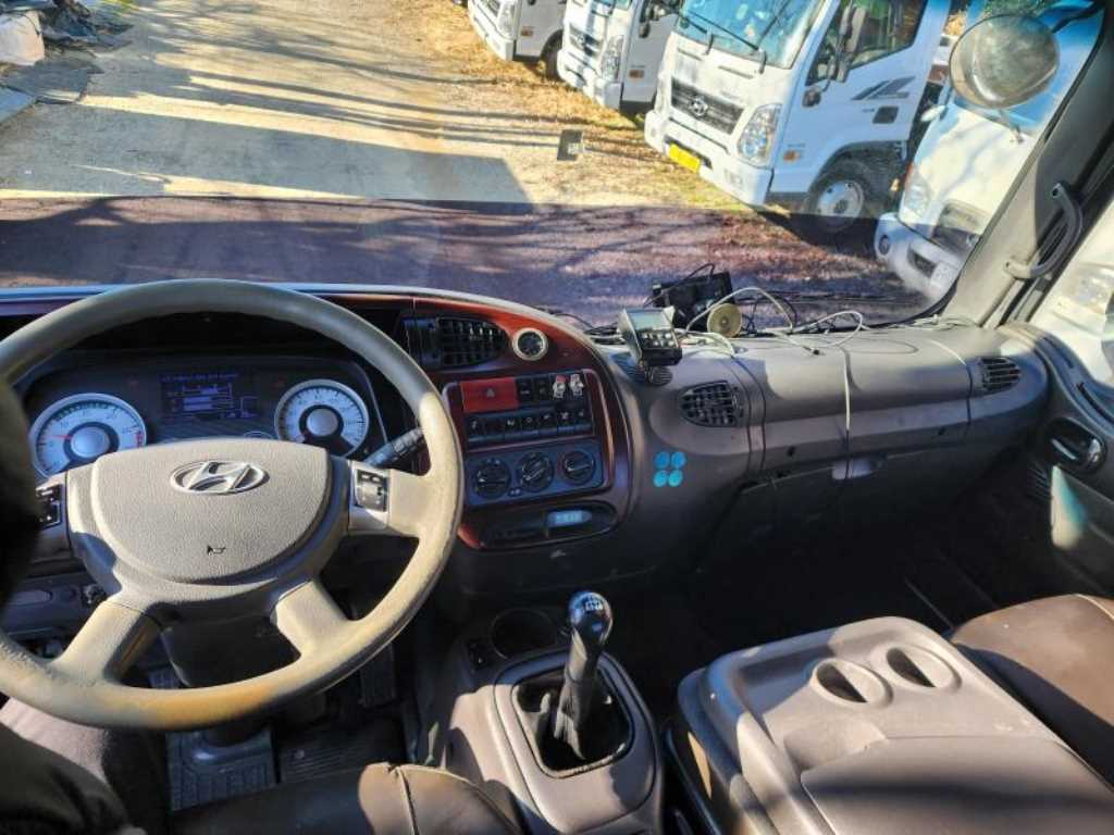 현대 메가트럭 단바리 카고 5톤 수동 4