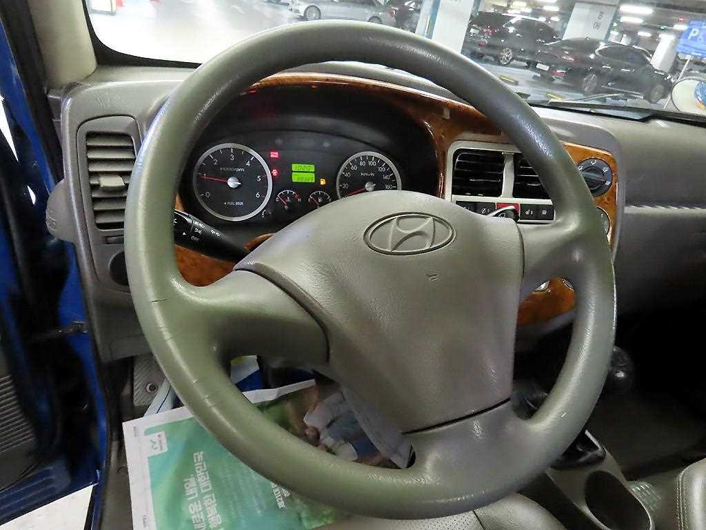 Hyundai Porter 1.0 Ton/ Super Cab/ Long Wheelbase/ CRDi 9