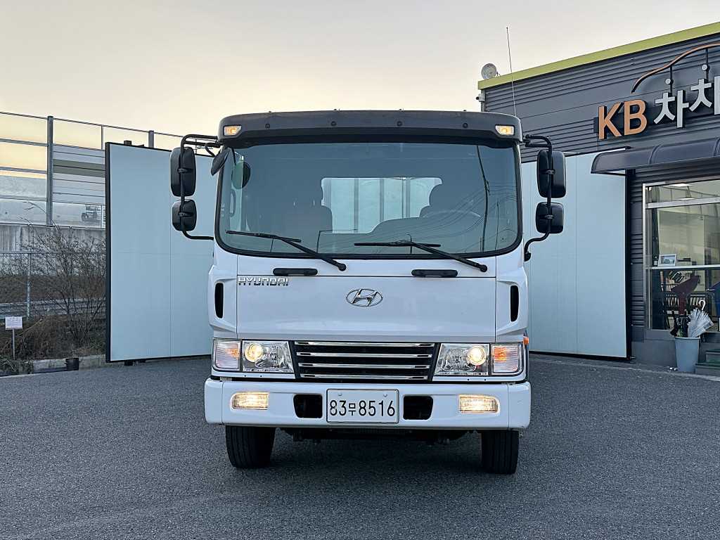 현대 메가트럭 카고 극초장축 1