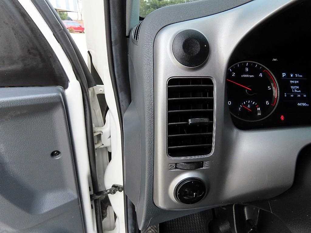 기아 봉고3 1톤 카고 LPG 11