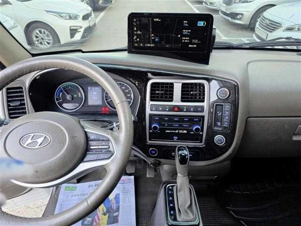 Hyundai Porter 1.0 Ton/ Super Cab/ Long Wheelbase 8