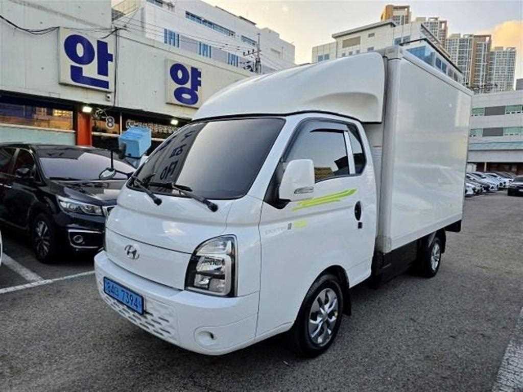 Hyundai Porter 1.0 Ton/ Super Cab/ Long Wheelbase 2