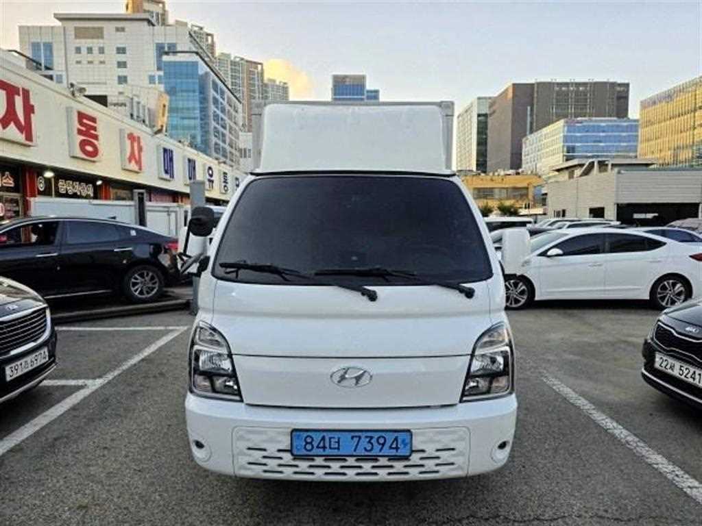 Hyundai Porter 1.0 Ton/ Super Cab/ Long Wheelbase 3