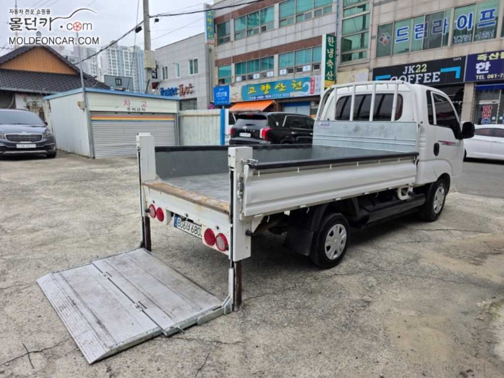 기아 봉고3 1톤 카고 킹캡 LPG 9