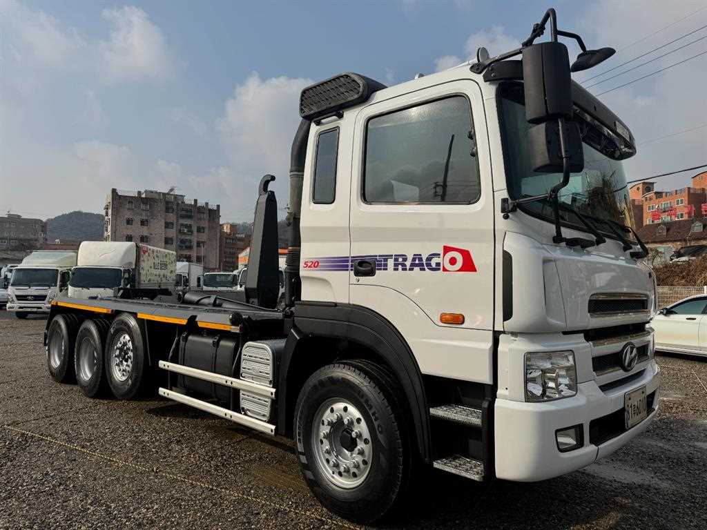 현대 트라고 암롤 25톤 수동