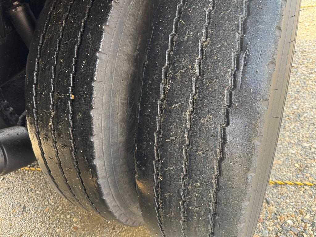 현대 트라고 암롤 25톤 수동 16