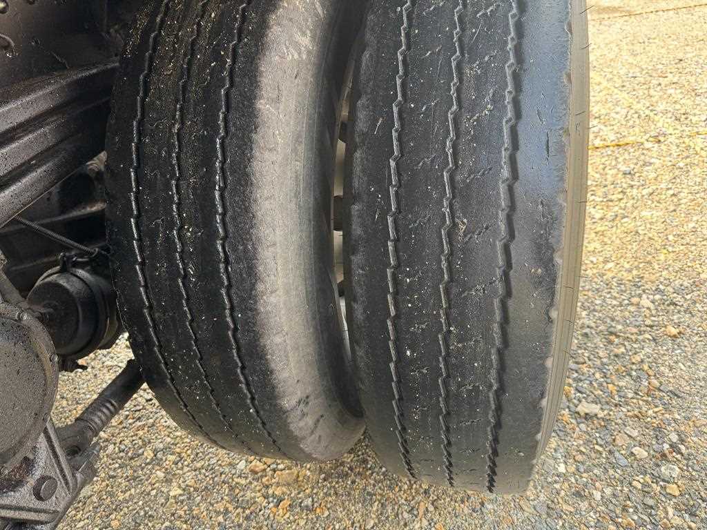 현대 트라고 암롤 25톤 수동 15