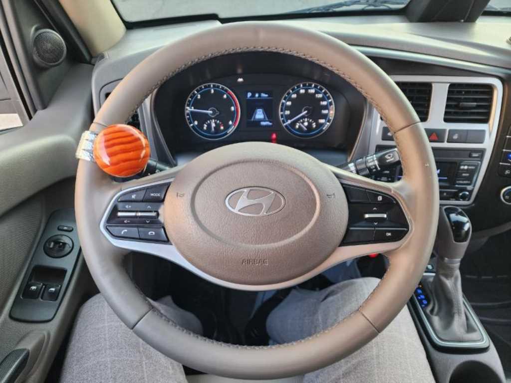 Hyundai Porter Super Cab/ Long Wheelbase Twin Comp 7