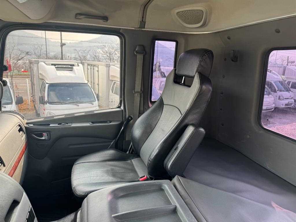 현대 트라고 암롤 25톤 수동 11